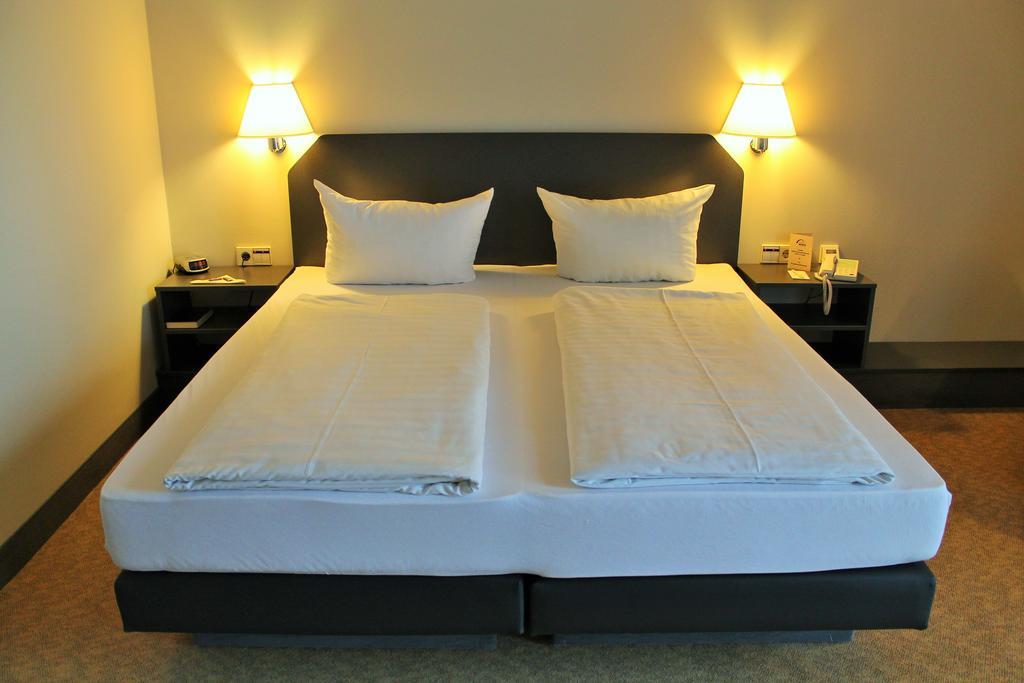Hotel Woerth Worth an der Isar Luaran gambar